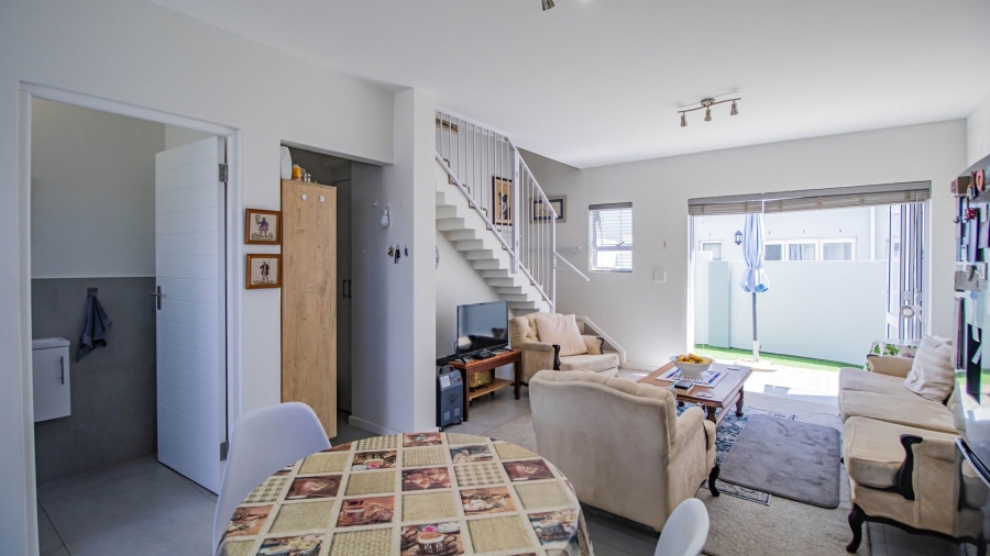 2 Bedroom Property for Sale in Honeydew Country Estate Western Cape